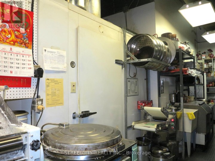 Photo 12 at 7A - 611 Wonderland Road N