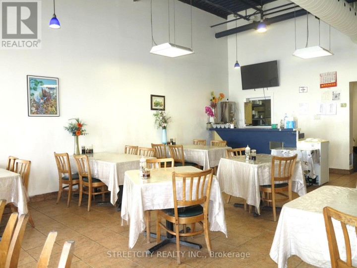 Photo 3 at 7A - 611 Wonderland Road N