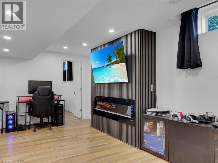 Photo 23 at 12 Shantz Avenue, Brantford