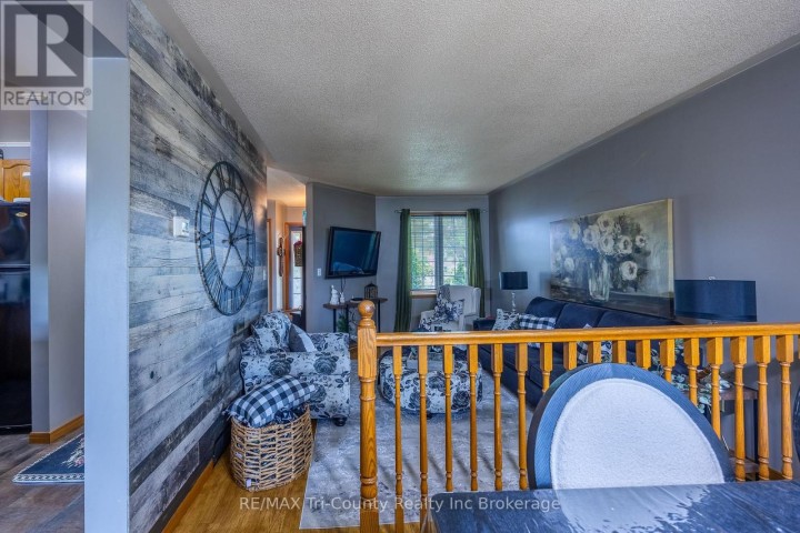 Photo 10 at 21 Kara Lane, Tillsonburg