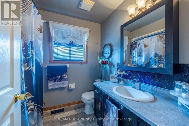 Photo 19 at 21 Kara Lane, Tillsonburg