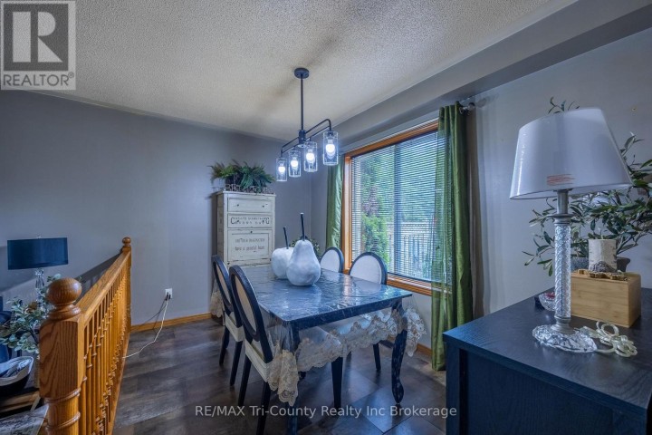 Photo 9 at 21 Kara Lane, Tillsonburg