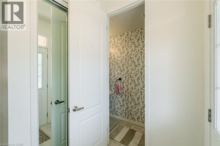 Photo 18 at 36 Munro Circle, Brantford