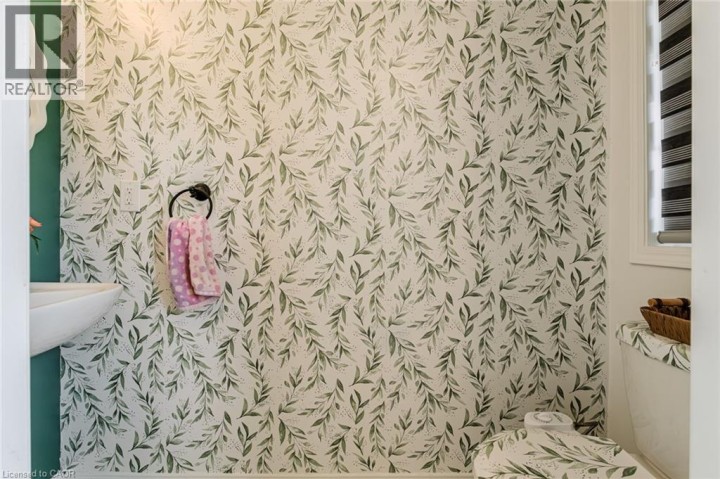 Photo 19 at 36 Munro Circle, Brantford