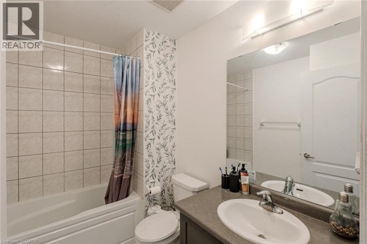 Photo 29 at 36 Munro Circle, Brantford