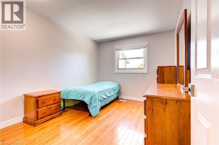 Photo 17 at 10 Glen Abbey Court, Woodstock