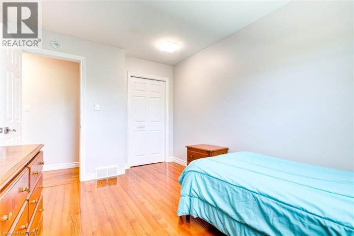 Photo 18 at 10 Glen Abbey Court, Woodstock