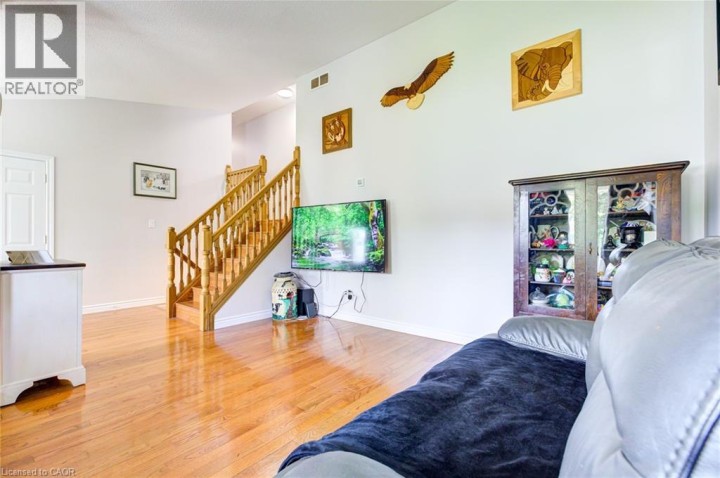 Photo 12 at 10 Glen Abbey Court, Woodstock