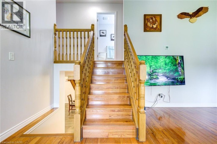 Photo 13 at 10 Glen Abbey Court, Woodstock