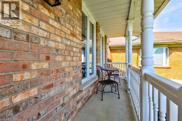 Photo 6 at 10 Glen Abbey Court, Woodstock