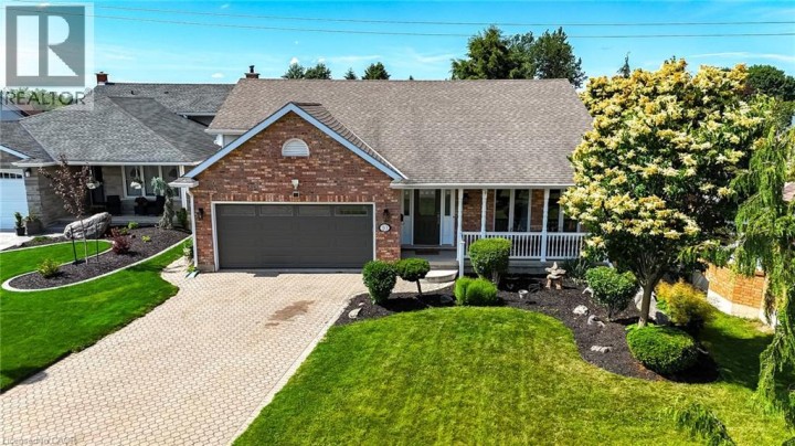 Photo 4 at 10 Glen Abbey Court, Woodstock