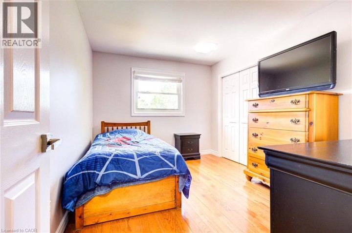 Photo 19 at 10 Glen Abbey Court, Woodstock