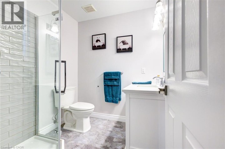 Photo 16 at 10 Glen Abbey Court, Woodstock