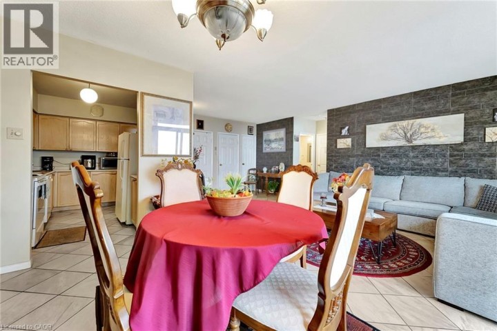 Photo 12 at 9 BONHEUR Court 902, Brantford