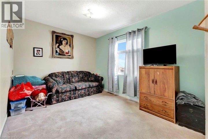 Photo 5 at 9 BONHEUR Court 902, Brantford