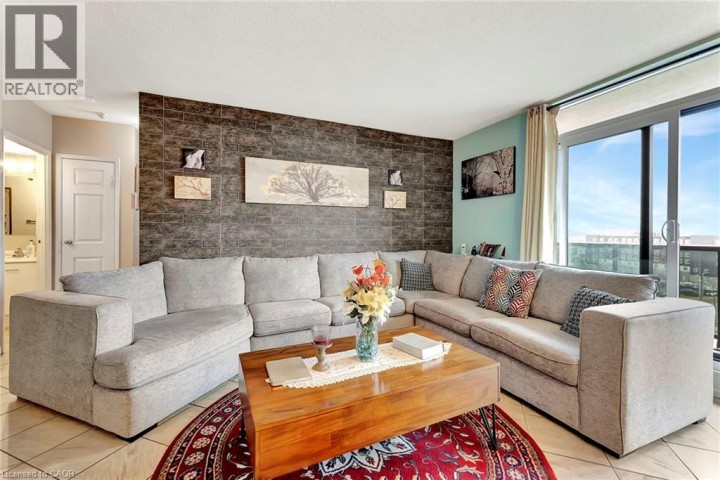 Photo 8 at 9 BONHEUR Court 902, Brantford