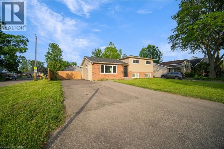 Photo 3 at 25 Patterson Avenue, Brantford