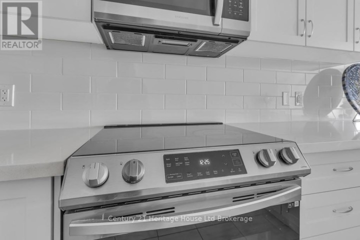 Photo 4 at 30 Seaton Crescent, Tillsonburg