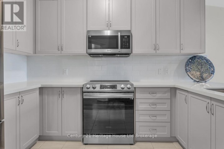 Photo 5 at 30 Seaton Crescent, Tillsonburg