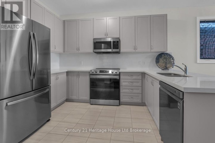 Photo 8 at 30 Seaton Crescent, Tillsonburg