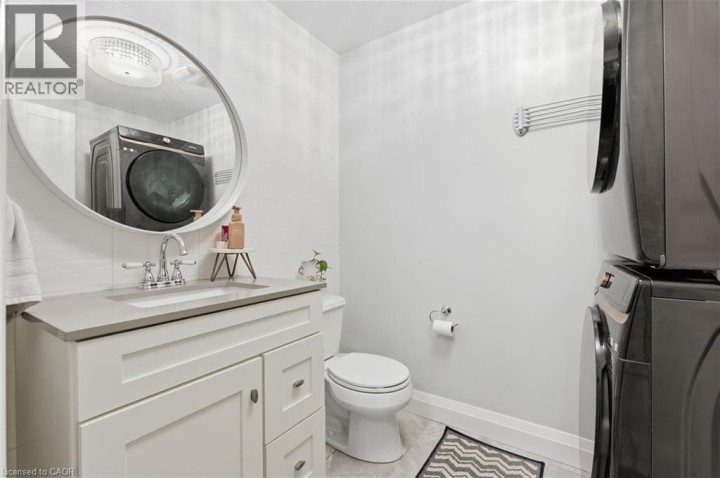 Photo 15 at 17 Hoodless Court, Brantford