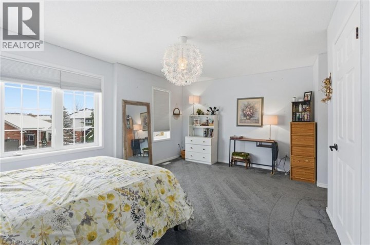 Photo 24 at 17 Hoodless Court, Brantford