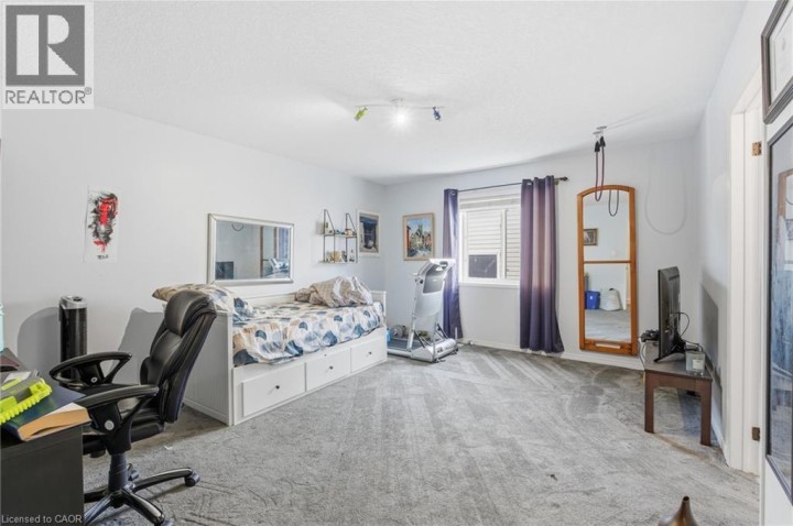 Photo 28 at 17 Hoodless Court, Brantford