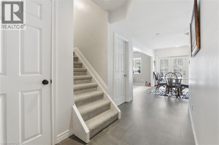 Photo 33 at 17 Hoodless Court, Brantford