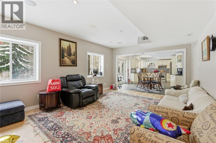 Photo 37 at 17 Hoodless Court, Brantford