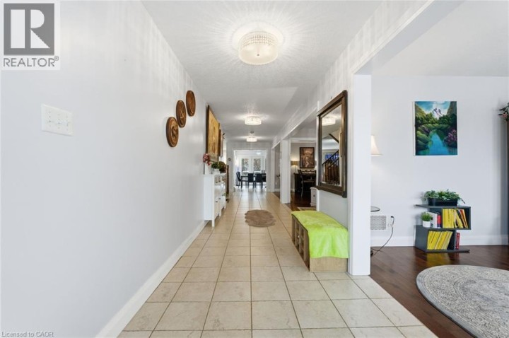 Photo 4 at 17 Hoodless Court, Brantford