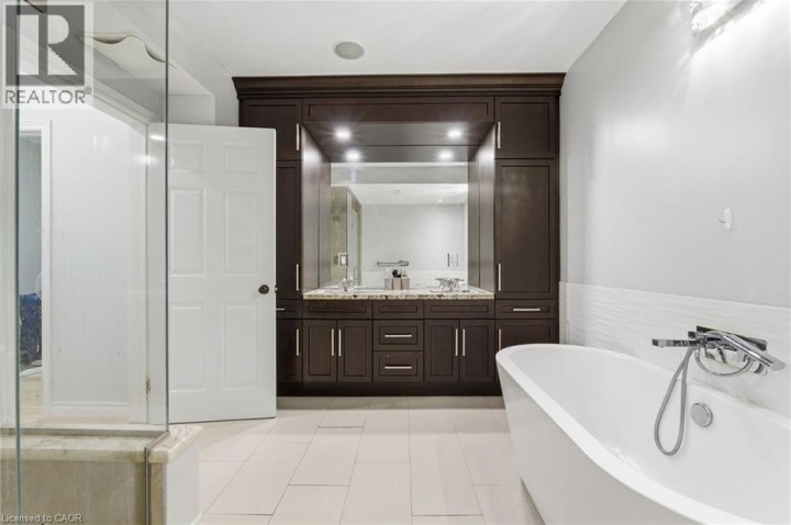 Photo 40 at 17 Hoodless Court, Brantford