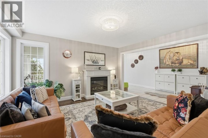 Photo 8 at 17 Hoodless Court, Brantford