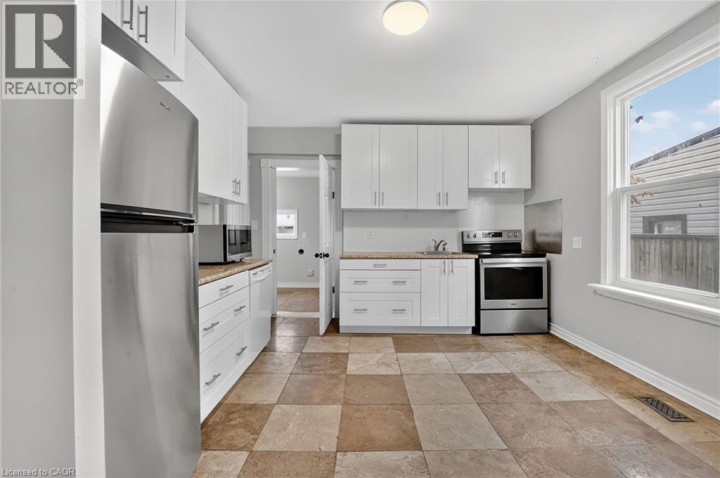 Photo 10 at 28 Cayuga Street, Brantford