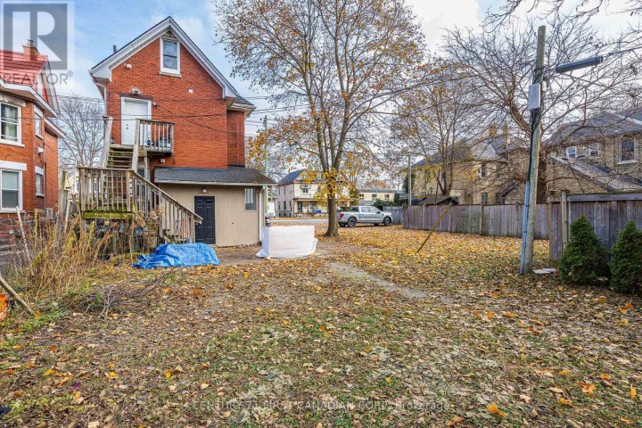 Photo 28 at 551 Adelaide Street N