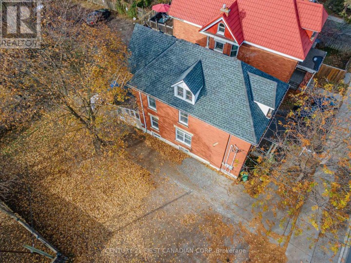 Photo 32 at 551 Adelaide Street N