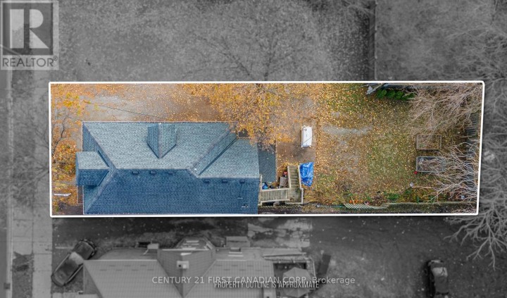 Photo 40 at 551 Adelaide Street N