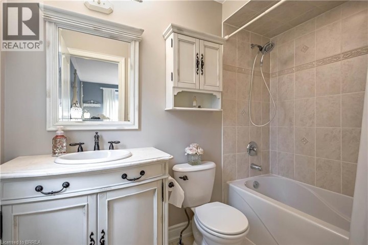 Photo 21 at 42 Davidson Court, Brantford