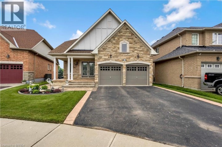 Photo 3 at 42 Davidson Court, Brantford