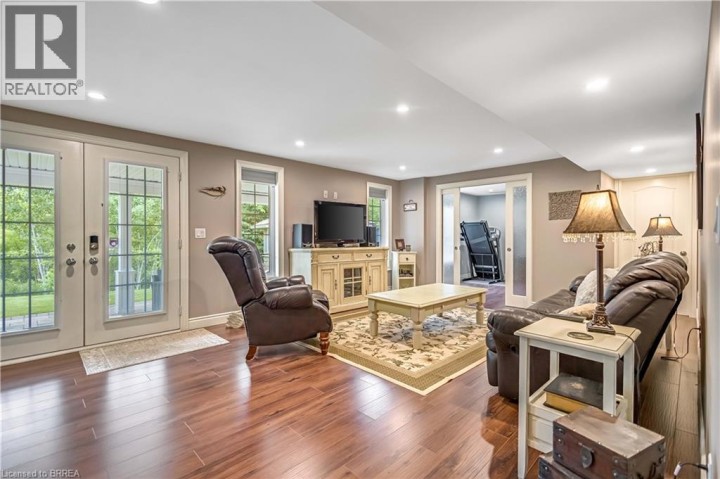 Photo 31 at 42 Davidson Court, Brantford