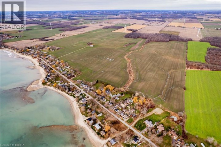 Photo 4 at 905 Lakeshore Road