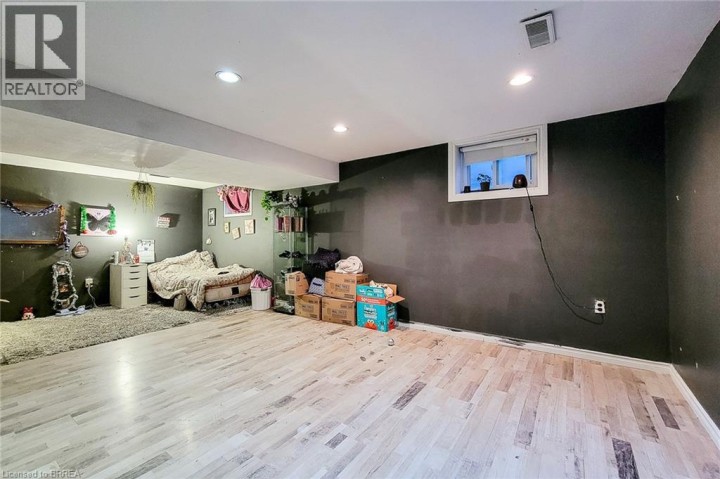 Photo 19 at 6 Bayly Drive, Innerkip (Green Lane Park), Woodstock