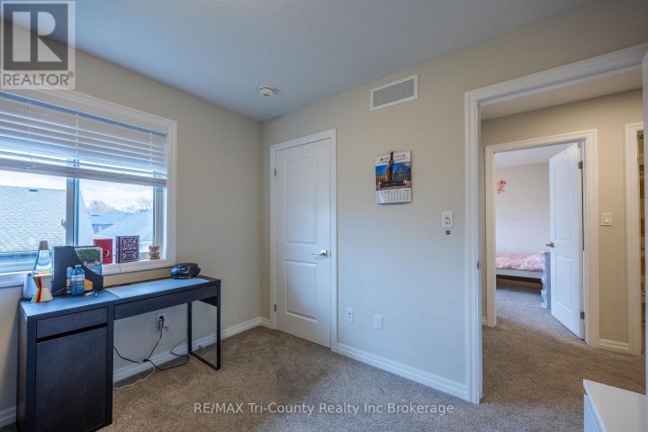 Photo 18 at 19 Sierra Street, Tillsonburg