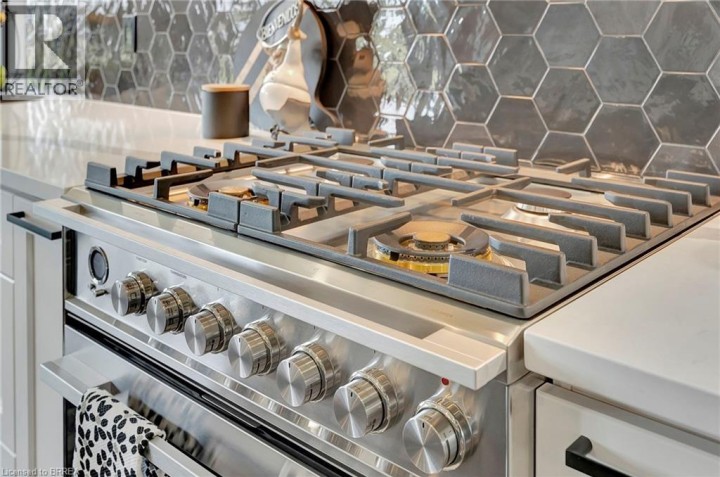 Photo 14 at 14 Hudson Drive, Brantford