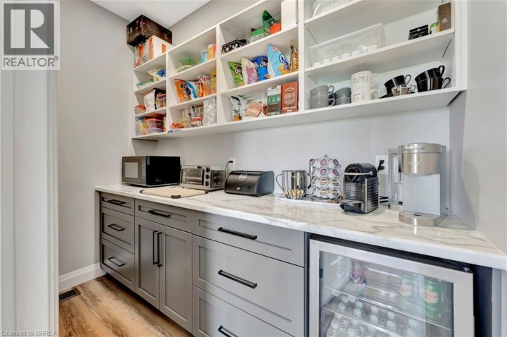 Photo 16 at 14 Hudson Drive, Brantford