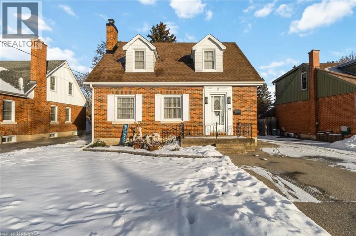 Photo 2 at 19 Baldwin Avenue, Brantford