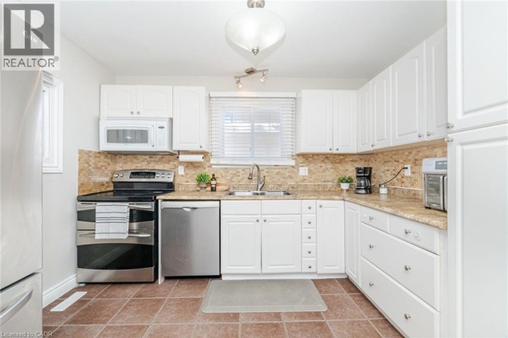 Photo 11 at 17 White Owl Crescent, Brantford