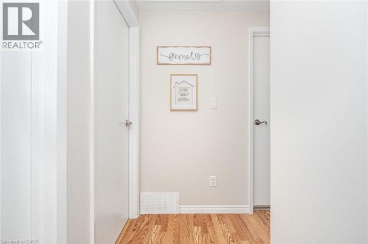 Photo 18 at 17 White Owl Crescent, Brantford