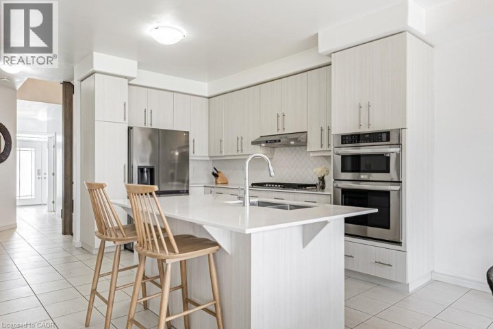 Photo 11 at 462 Blackburn Drive, Brantford