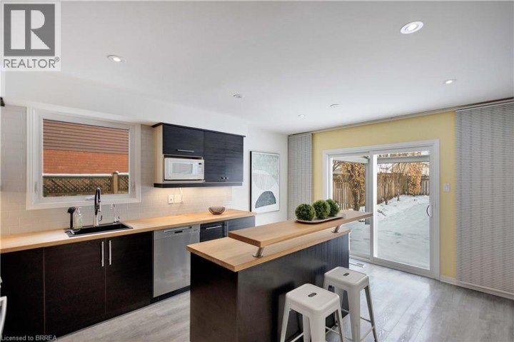 Photo 10 at 21 Riva Ridge, Brantford