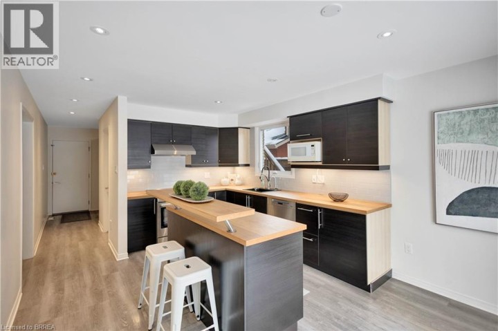 Photo 11 at 21 Riva Ridge, Brantford